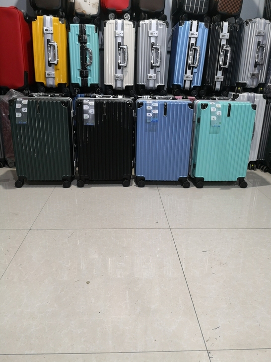 高品质铝框款旅行箱高品质铝框款旅行箱，合金...