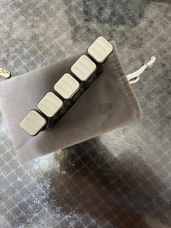 正品铜机芯指力训练器吉他手指力器钢琴练习器...