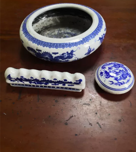 现代产(80后)仿清花笔洗,置笔架,印泥碟...