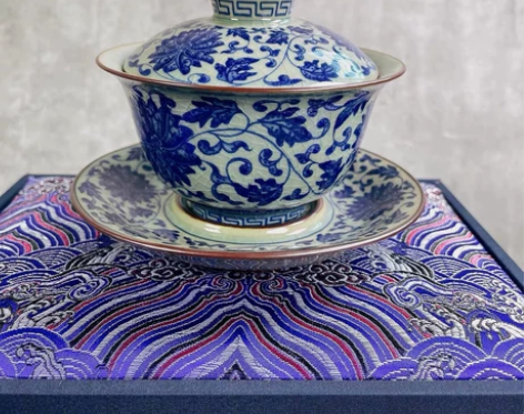 景德镇陶瓷缠枝三才盖碗青花瓷高档礼品瓷功夫...