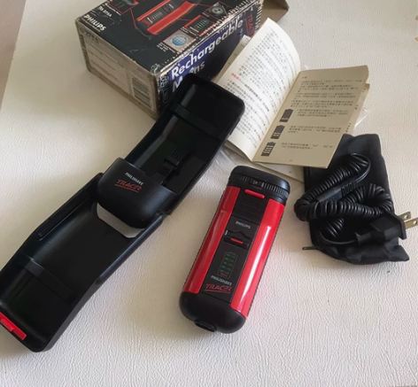 转让珍藏版纯原装菲利普替须刀 冲电款 年头...