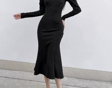 宫廷方领显瘦长款鱼尾连衣裙气质收腰包臀修身...