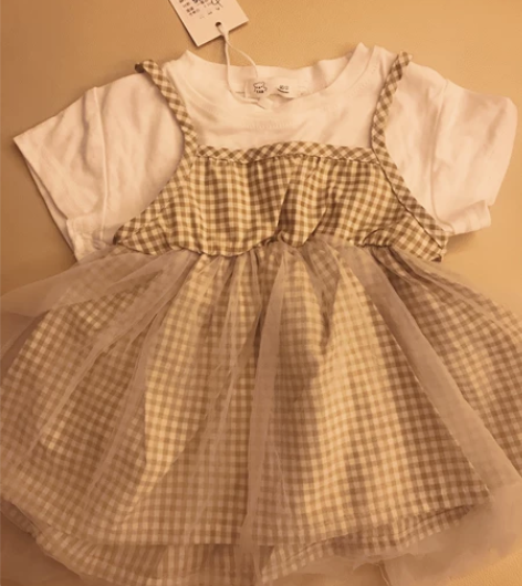 90码宝宝小裙子，偏小穿80码左右可以考虑...