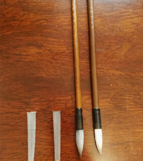 老毛笔两根，古玩市场新收的老毛笔，两根都是...