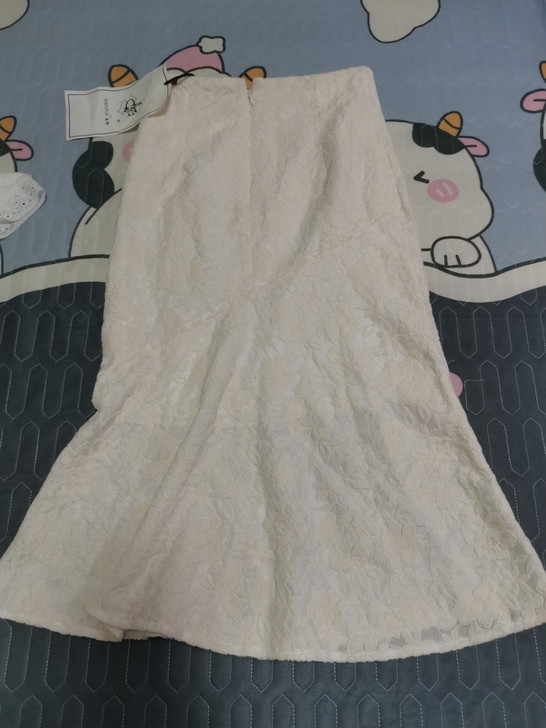 漂亮样衣全新裙短裙鱼尾裙面料好，吊牌在，公...