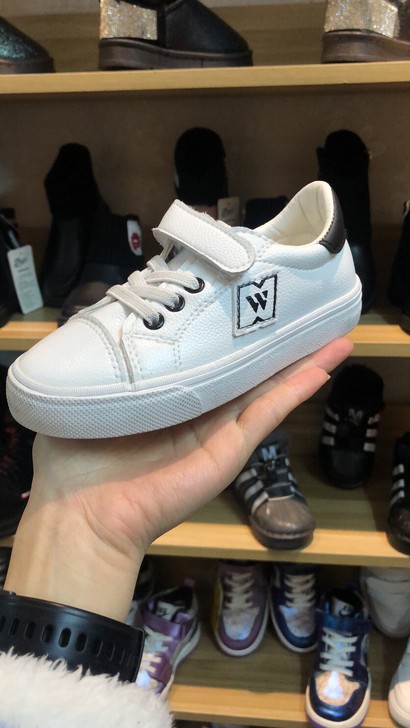 全新断码休闲鞋,质量很好!