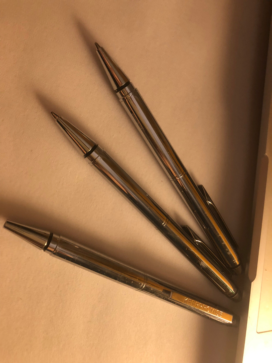 高仕cross原厂的圆珠笔,除了笔夹上的l...