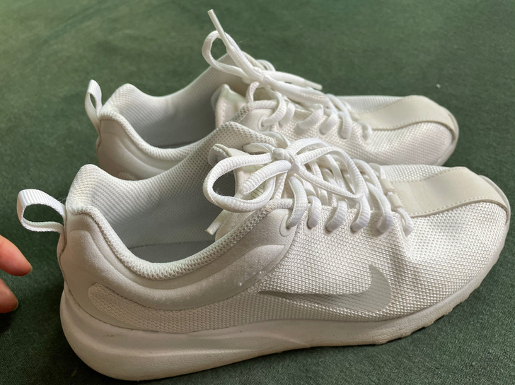 nike运动鞋  很轻便 舒适、透气休闲鞋...