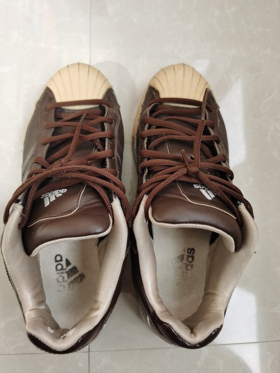 包邮阿迪达斯贝壳版板鞋，专柜买的，贝壳板鞋...