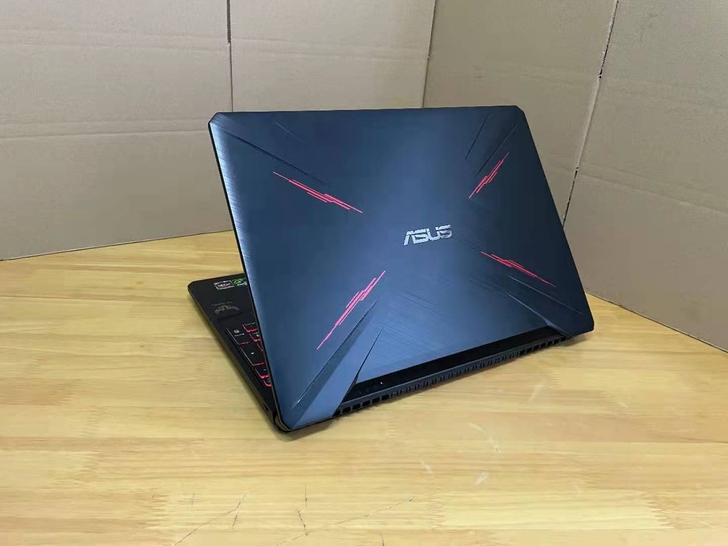 华硕飞行堡垒7 FX95DT，15.6英寸...