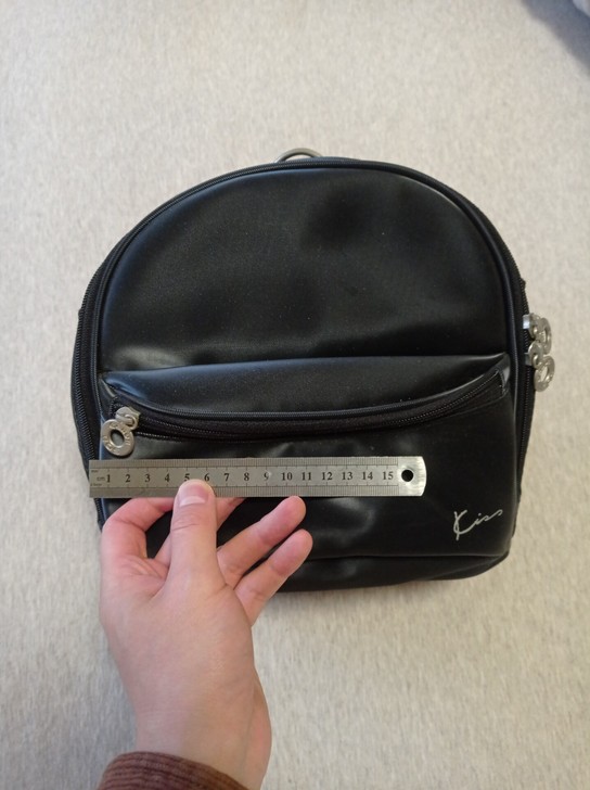 佳能kiss相机包,没使用过但是因为年代久...