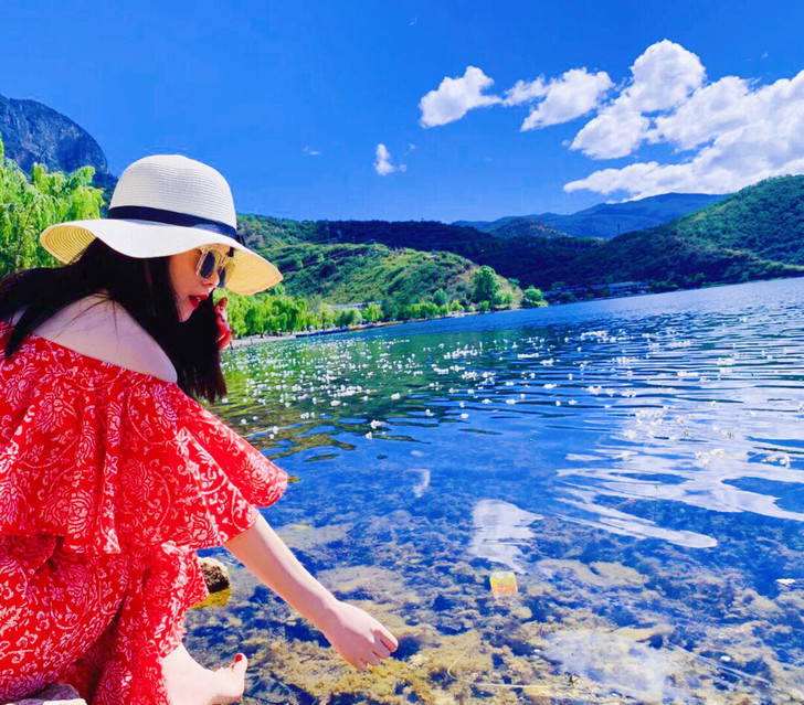 鱼尾裙女夏2020新款碎花雪纺锁骨一字领露...