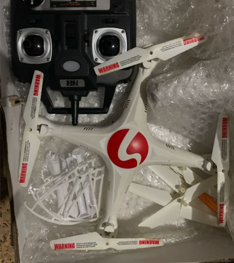 全新无人机，只是包装有点磨损，不影响飞行！...