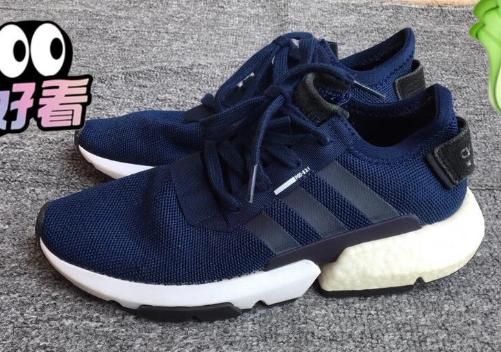 正品Adidas运动鞋