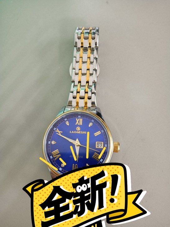 新买的  没带过    感觉自己戴着有点重...