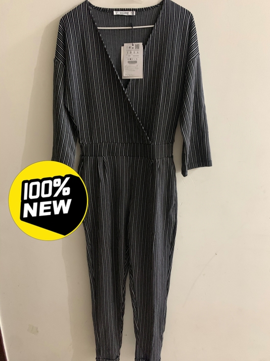 品牌：PULLBEAR连体裤