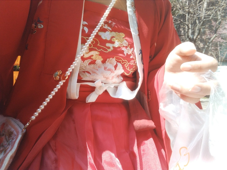 有俩件卖个m码，司南阁红璎珞绣花吊带汉服全...