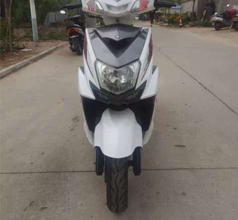 二手摩托车，极品最新款雅马哈尚领125cc...