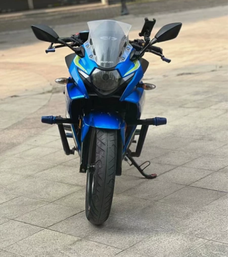 低价出售。铃木gsx250蓝色一台，17年...