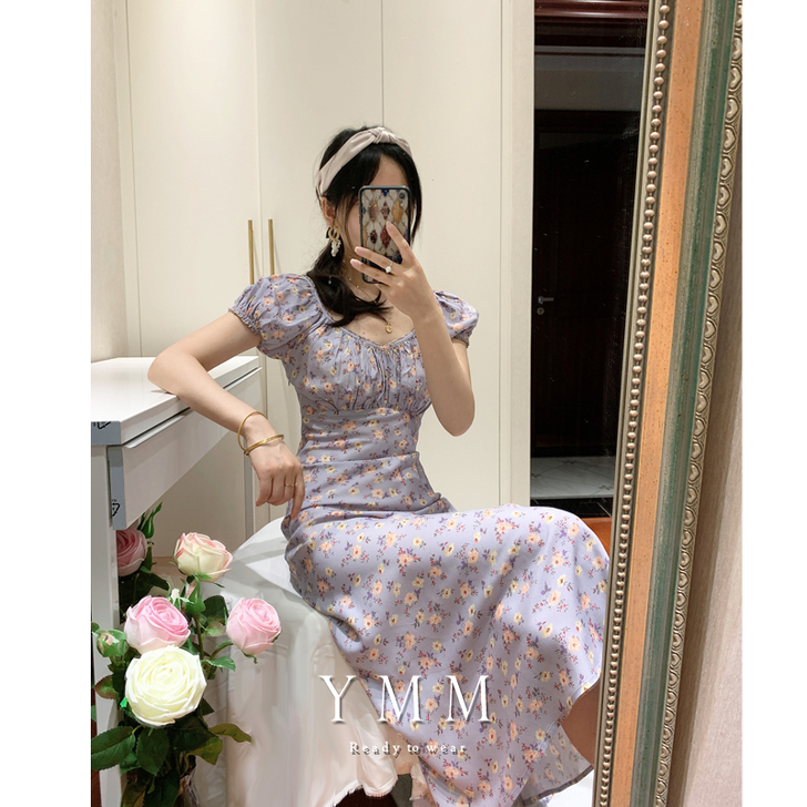 2020夏季新款法式复古方领泡泡袖紫色碎花...