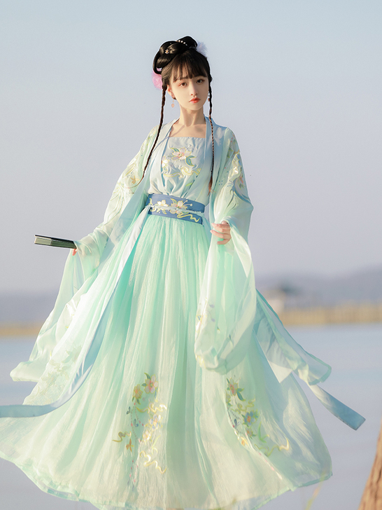 全套出不含大袖，只穿过2次