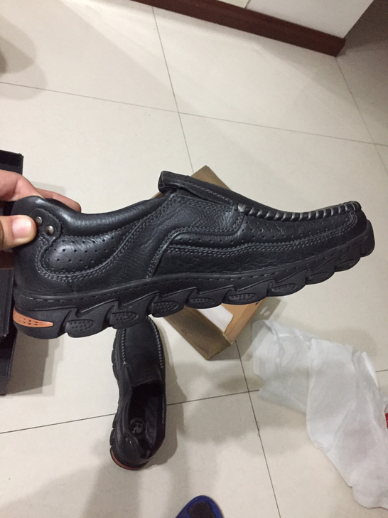 骆驼旗舰店，双11买的，就穿过一回，非常新的