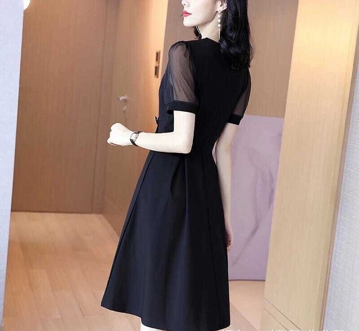 长裙女夏法式2021新款短袖黑色修身名媛赫...