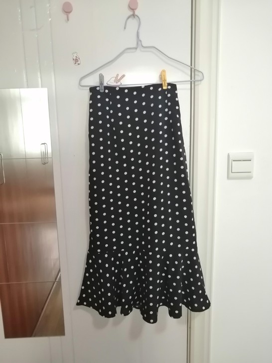 黑白波点鱼尾裙