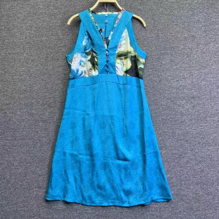 C3-2t商场撤柜高品质系列，夏季连衣裙颜...