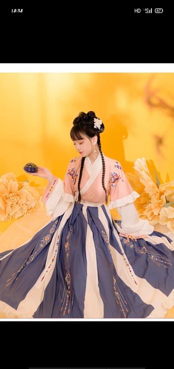 艺缕原创《芙蕖》汉服女秋冬襦裙重工刺绣