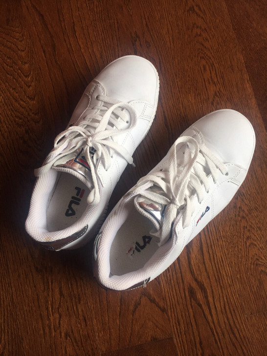 fila 小白鞋 保证正品 八-九成新 3...