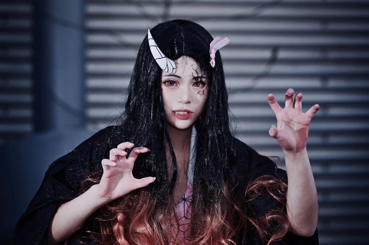 鬼灭之刃灶门祢豆子cos服，有鬼角纹身贴可...