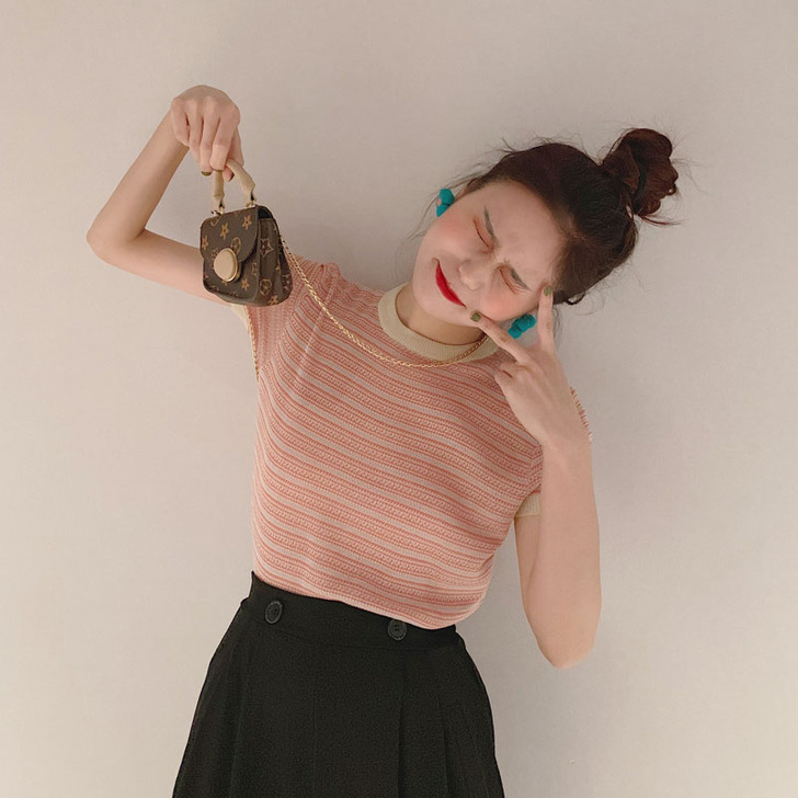 正肩短袖t恤女2021夏天显瘦设计感小众条...