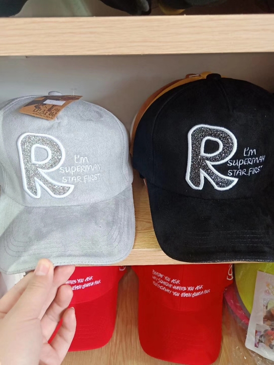 店铺关门，帽子批发处理，全部亏本批发处理，...