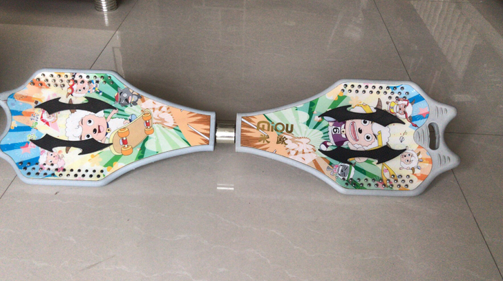 滑板九成新！需要的可以联系我！