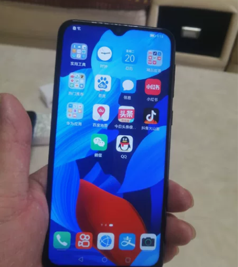 与华为p30pro搭配一样海思980处理器...