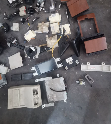 天籁公爵几个拆车件，原装拆车，功能正常成色...