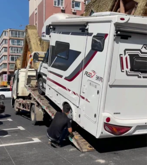 房车出租，依维柯C型双拓展房车，今年2月份...