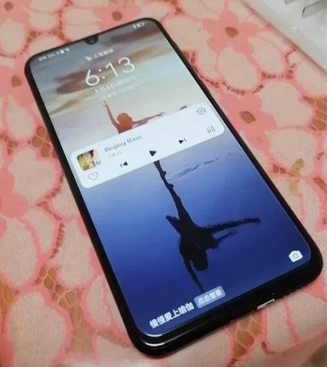 华为Nova5i,6+128,9成新,颜色...