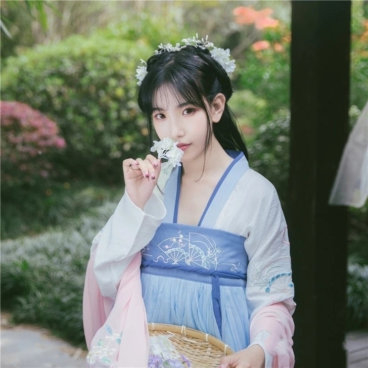 梨花渡六米摆齐胸汉服，仅下裙M码，可能有瑕...