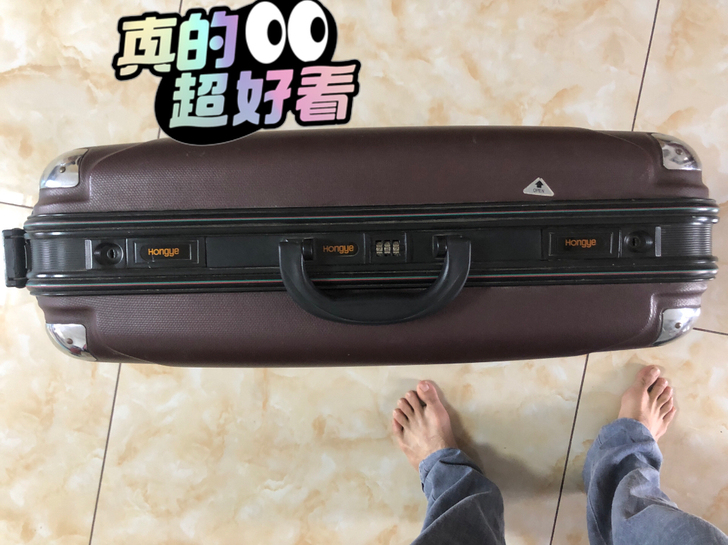 商务更适合的拉杆箱，西装、风衣均可以非常少...