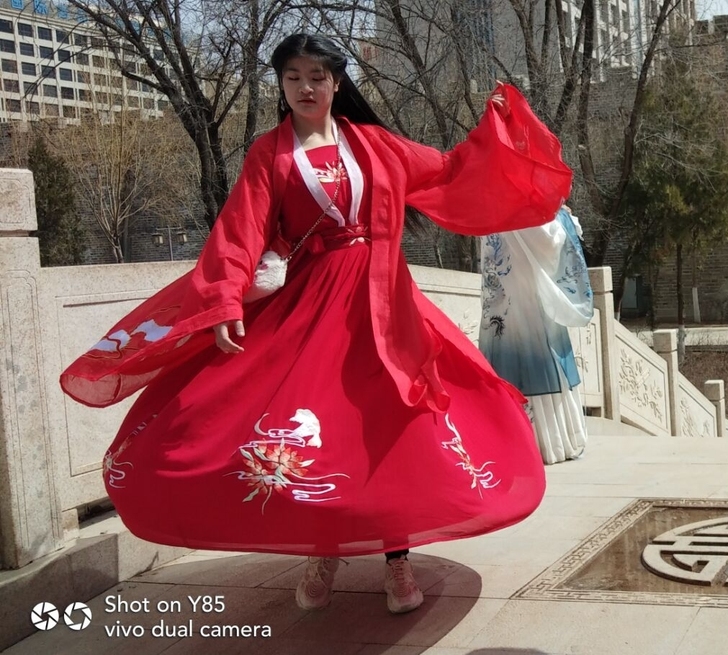墨子研家的   是正！正   不正我倒立洗头