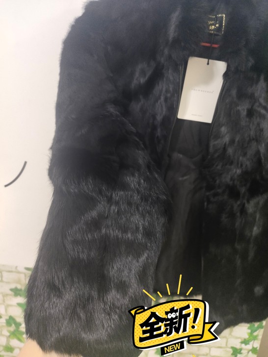 转手原因，亲戚给买的，尺码穿着太瘦了。