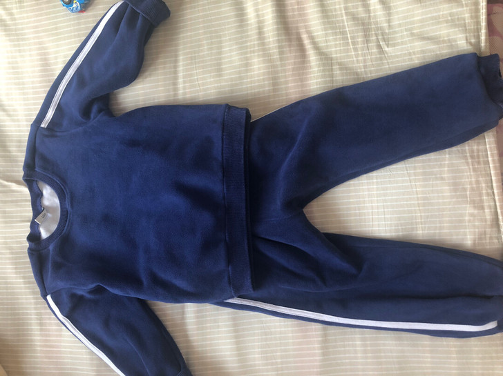 蓝色套装100码，这套非常舒服，非常洋气