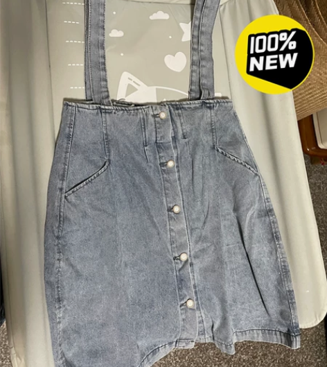 全新牛仔背带裙（有口袋），腰围74厘米，臀...