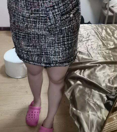 小香风包臀裙，重工性感 感兴趣的话点“我想...