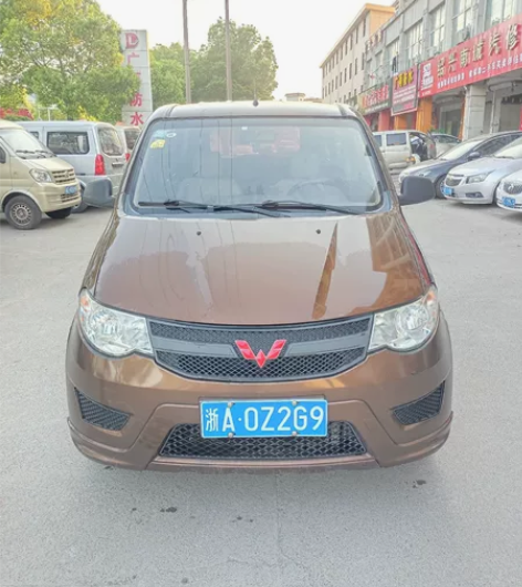 2017上牌的五菱宏光s，1.5发动机高配...