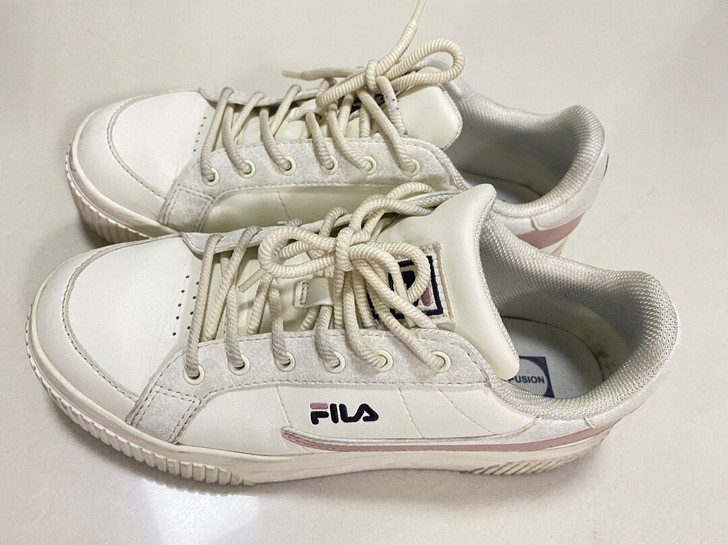 Fila板鞋 脏脏小白鞋