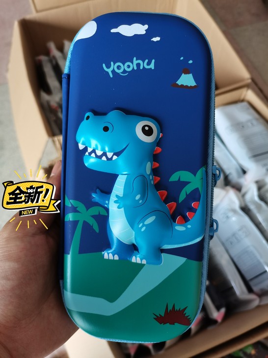 文具盒笔袋男童女孩防水耐脏10.8元一个包...