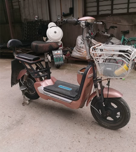 精品二手简易款电动车电瓶车电摩电池48伏续...